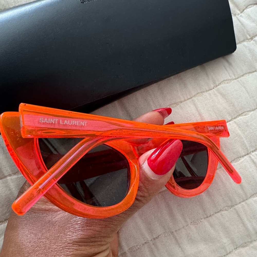 🍊Saint Laurent Red Sunglasses Accessories - Picture 2 of 4